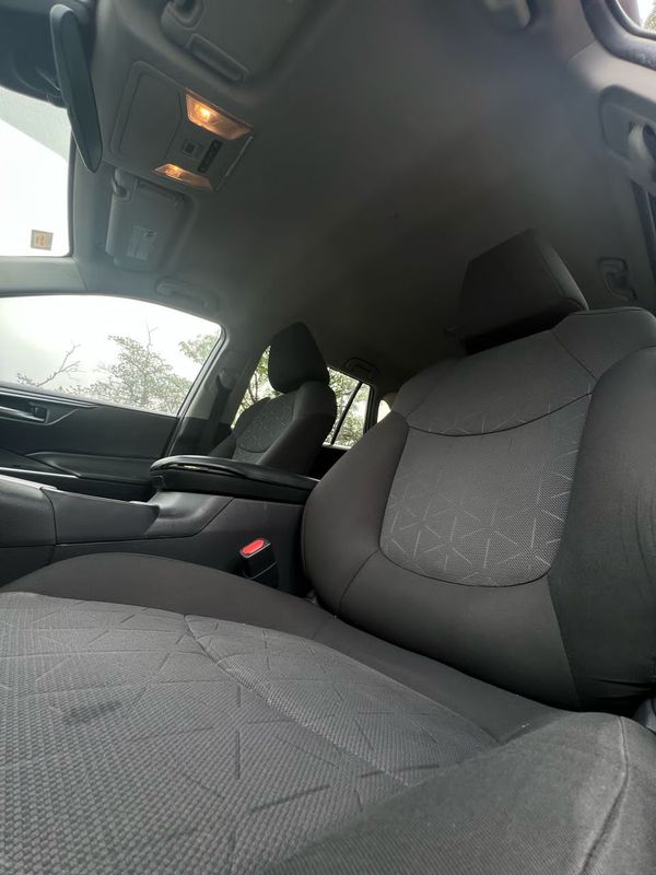 Thumbnail 5 of 2020 Toyota RAV4 XLE